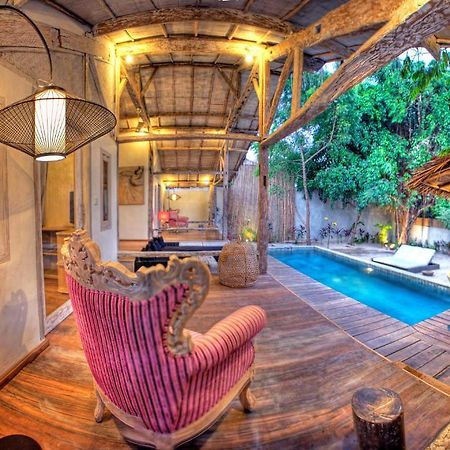 Villa Rumah Rinda Τζίλι Τραγουανγκάν Δωμάτιο φωτογραφία